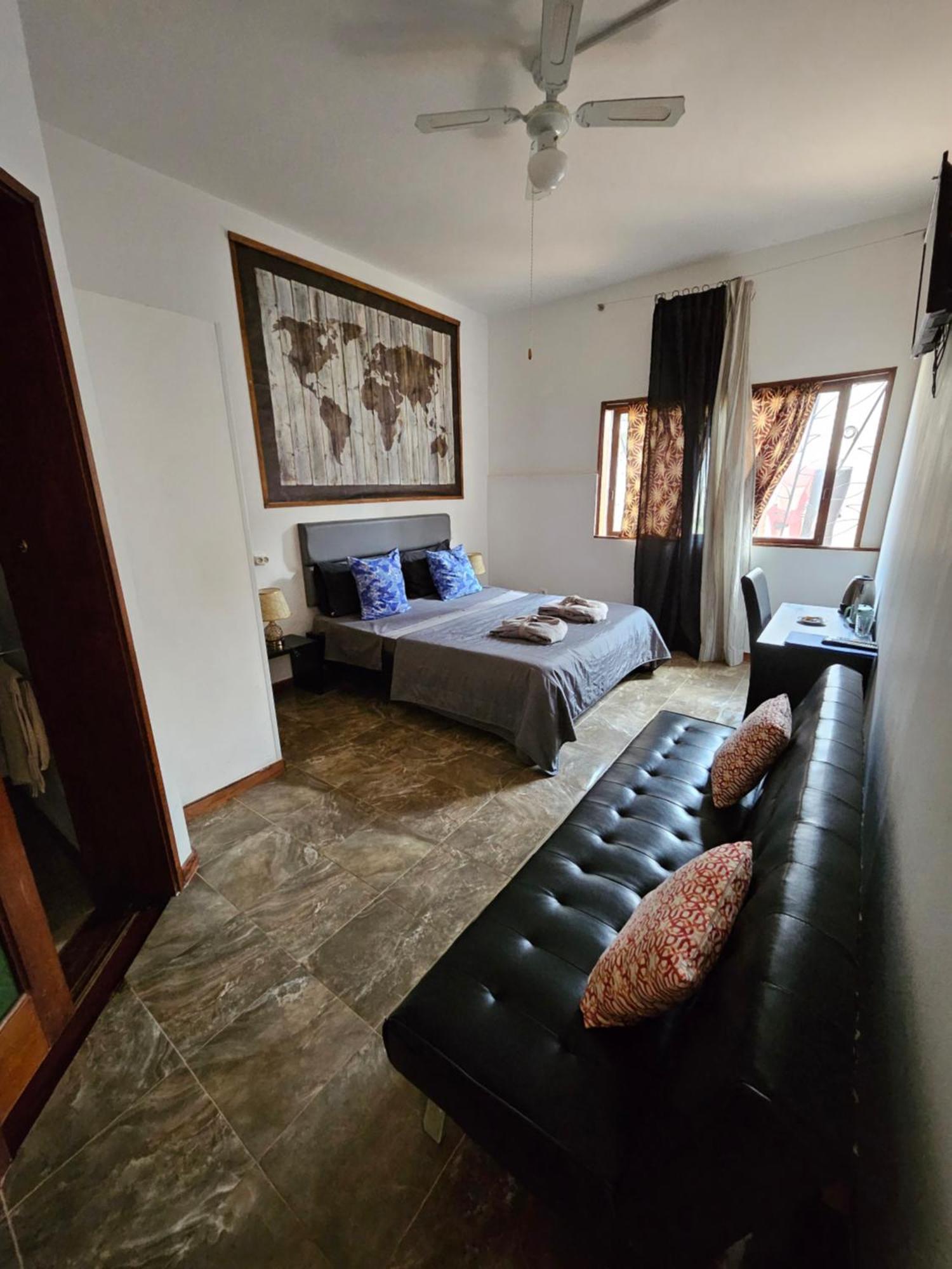 Blue Eagle Guesthouse - Casa De Hospedes Santa Maria Eksteriør bilde